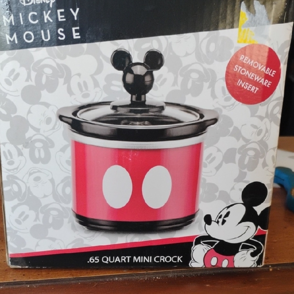 Disney Mickey Mouse Mini Crock